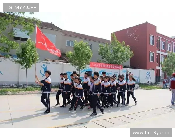 展现海河中学足球队青春拼搏精神与校园体育融合发展风采纪实故事